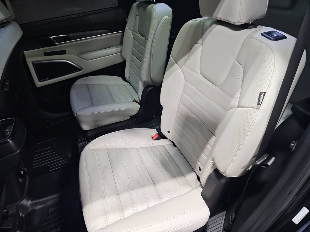 Used 2024 Kia Telluride SX Prestige w/ Towing Package AWD/4WD image 14