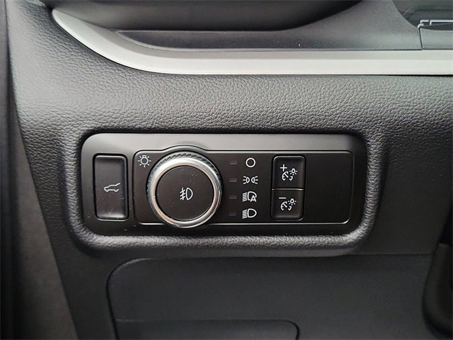 Used 2023 Ford Explorer XLT w/ Equipment Group 202A image 23