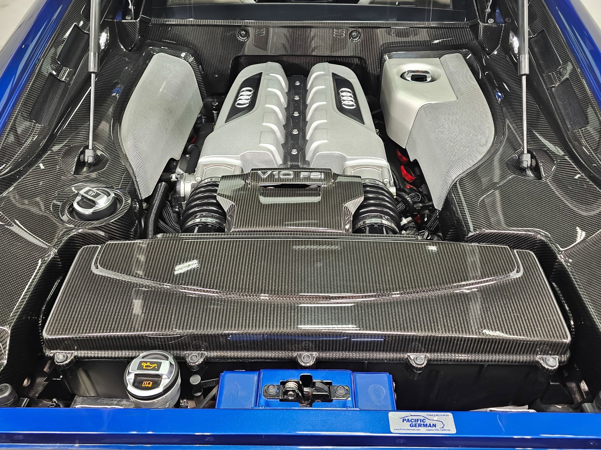 Used 2010 Audi R8 V10 image 3