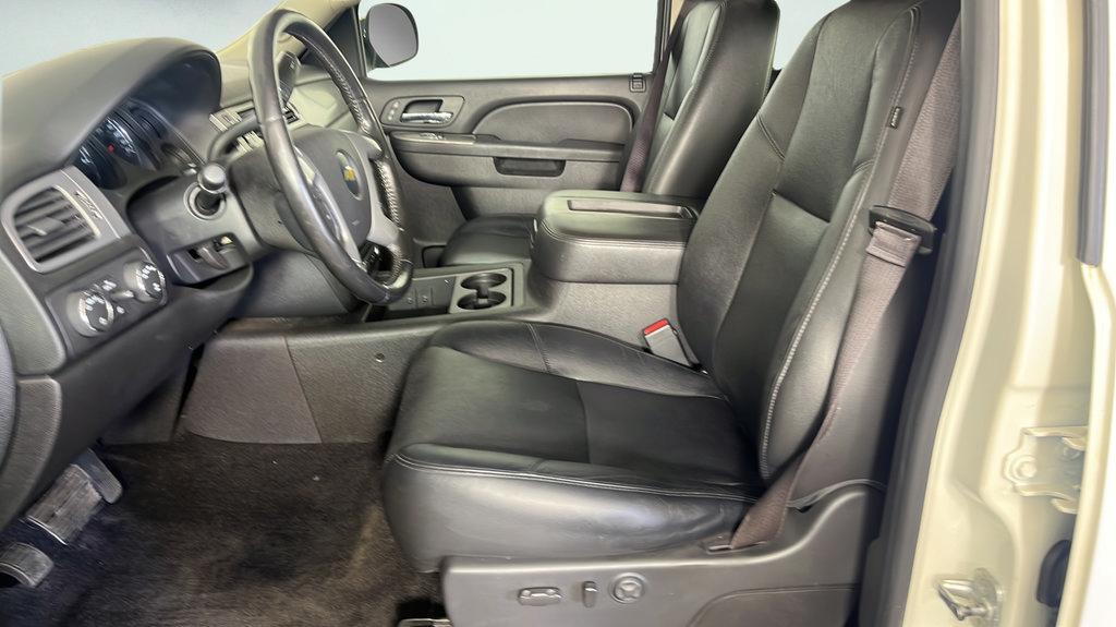Used 2013 Chevrolet Silverado 1500 LTZ w/ LTZ White Diamond Edition AWD/4WD image 10
