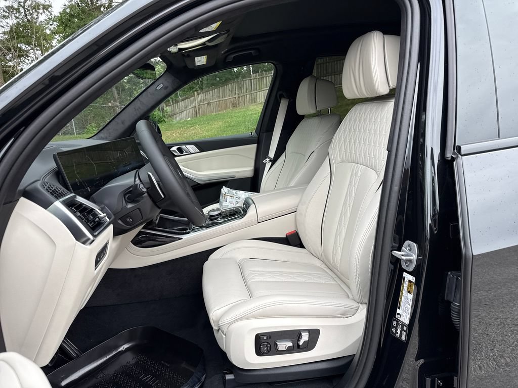 New 2027 BMW X7 xDrive40i w/ Executive Package AWD/4WD image 10