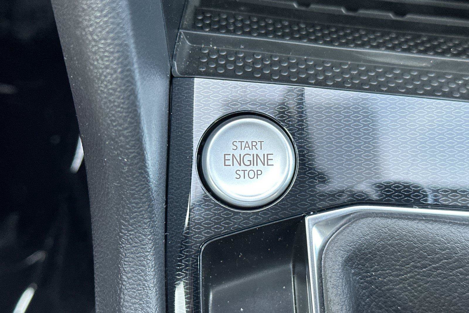 New 2026 Volkswagen Taos SE AWD/4WD image 21