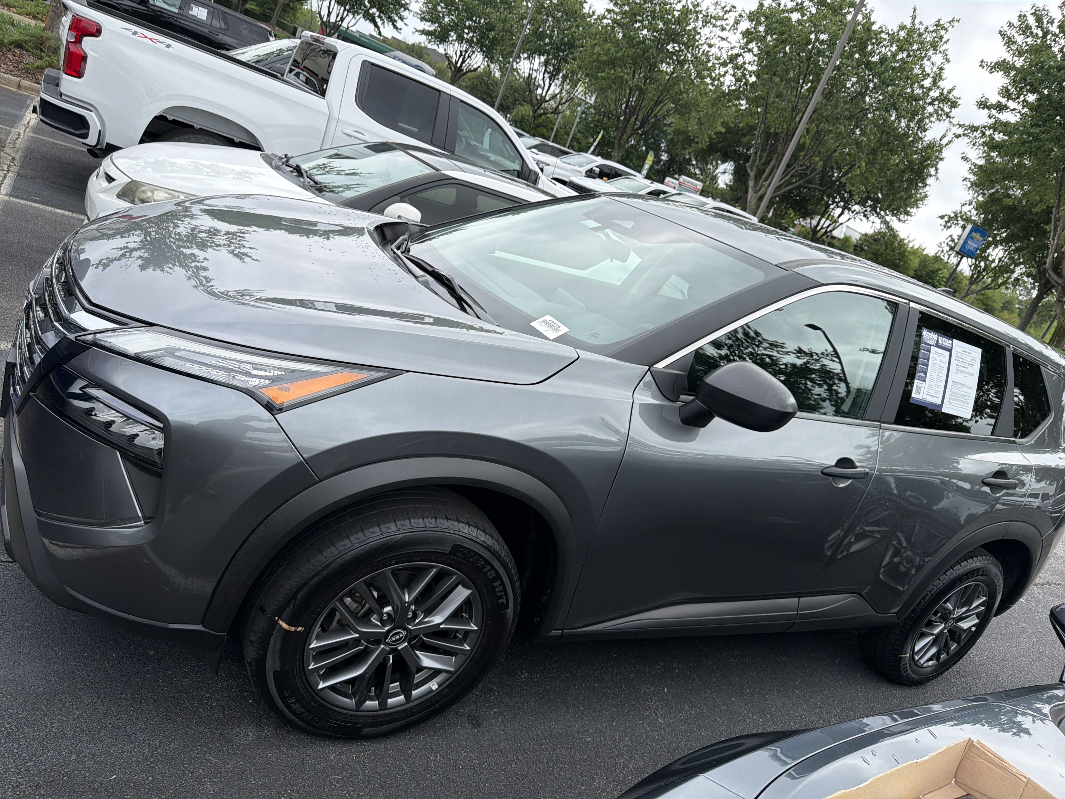 Used 2024 Nissan Rogue S AWD/4WD image 7