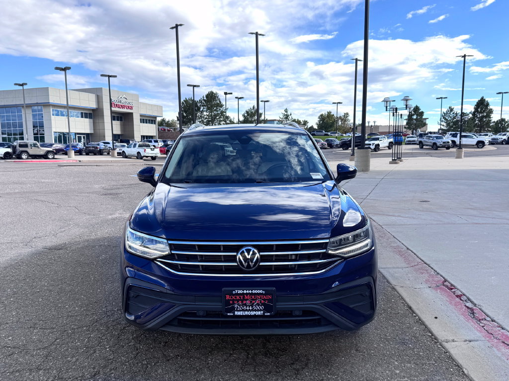 Used 2022 Volkswagen Tiguan SE w/ Panoramic Sunroof Package AWD/4WD image 3