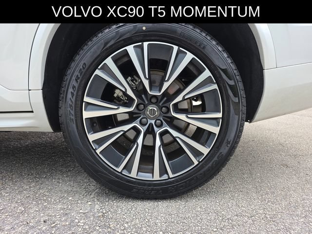 Used 2022 Volvo XC90 T5 Momentum w/ Protection Package Premier FWD image 17