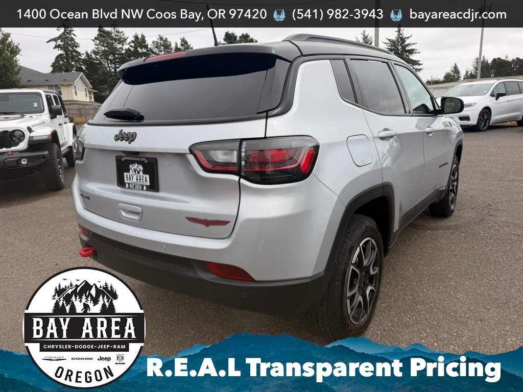 Used 2024 Jeep Compass Trailhawk w/ Trailhawk Elite Group AWD/4WD image 6