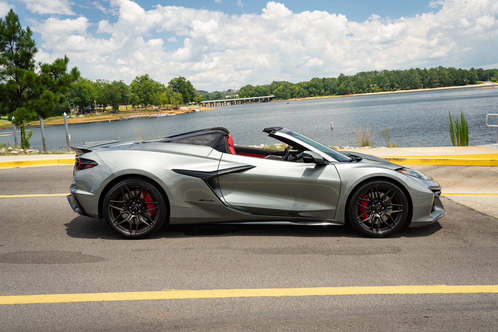 Used 2023 Chevrolet Corvette Z06 RWD image 30