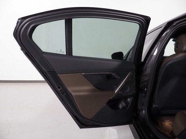 Used 2025 BMW i5 eDrive40i w/ M Sport Package image 66