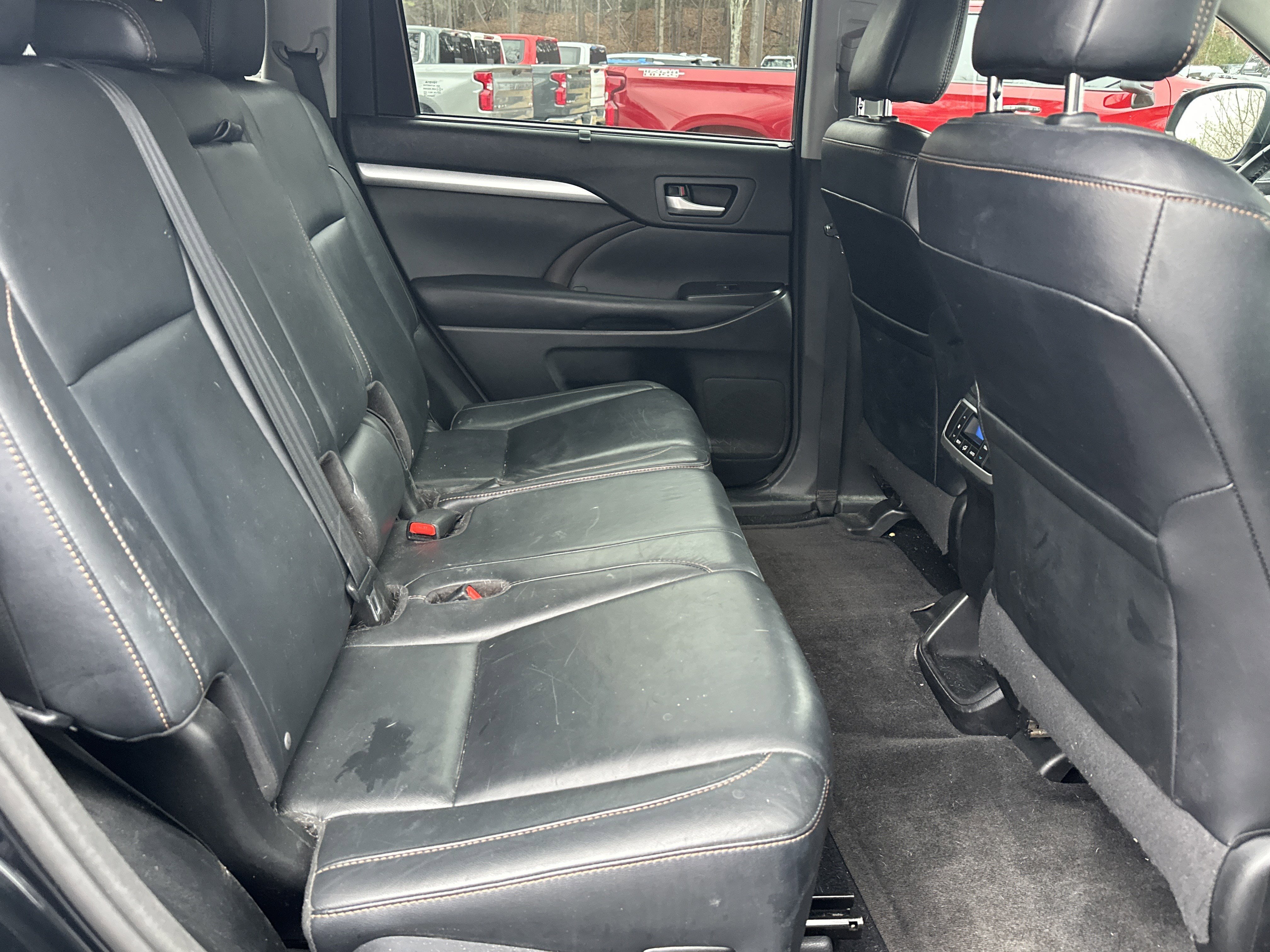 Used 2016 Toyota Highlander XLE image 15