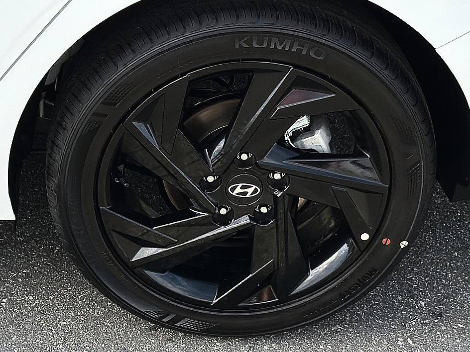 New 2026 Hyundai Elantra Sport FWD image 5