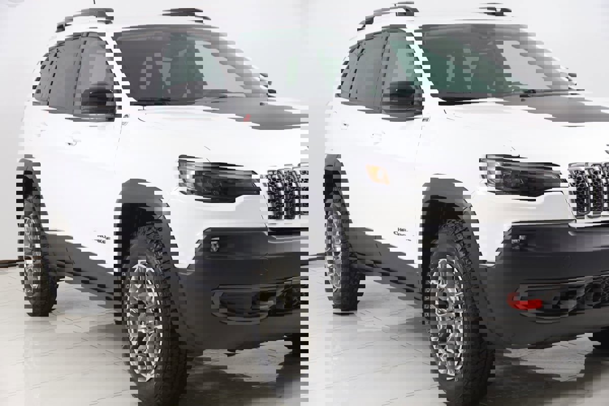 Used 2022 Jeep Cherokee Trailhawk w/ Comfort/Convenience Group image 36