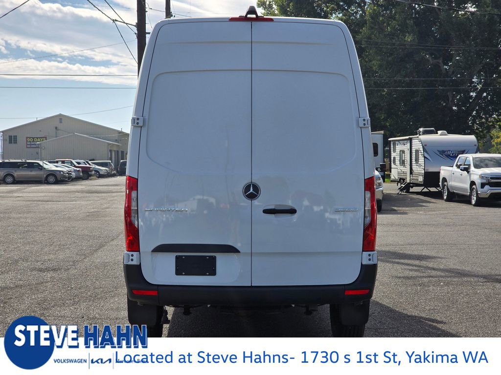 Used 2024 Mercedes-Benz Sprinter 144 Cargo image 4