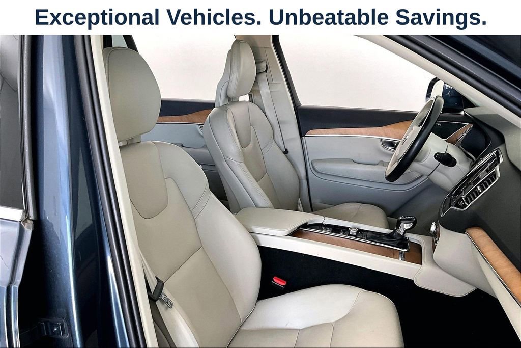 Used 2021 Volvo XC90 T6 Momentum w/ Advanced Package AWD/4WD image 8