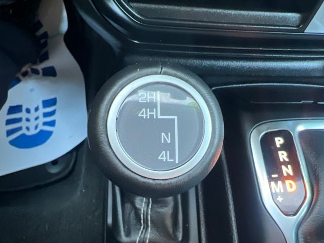 Used 2023 Jeep Wrangler Unlimited Sahara w/ Cold Weather Group AWD/4WD image 30