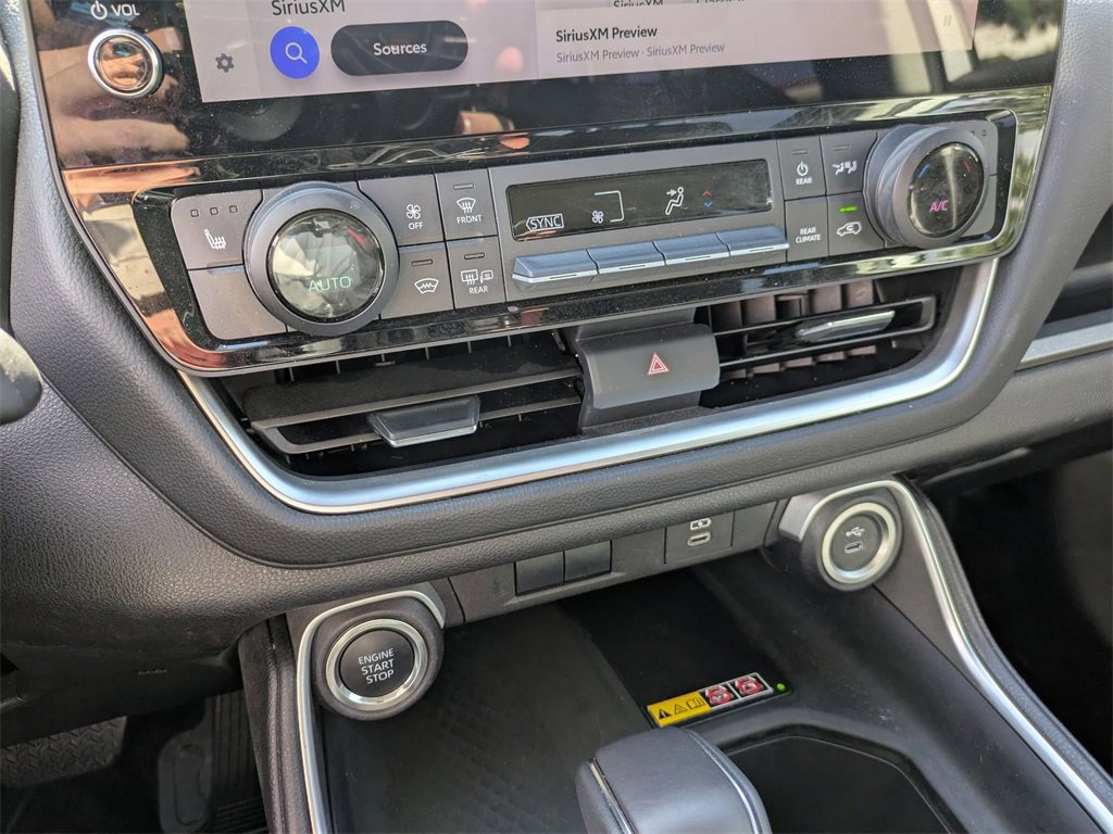 Used 2025 Toyota Grand Highlander AWD image 22