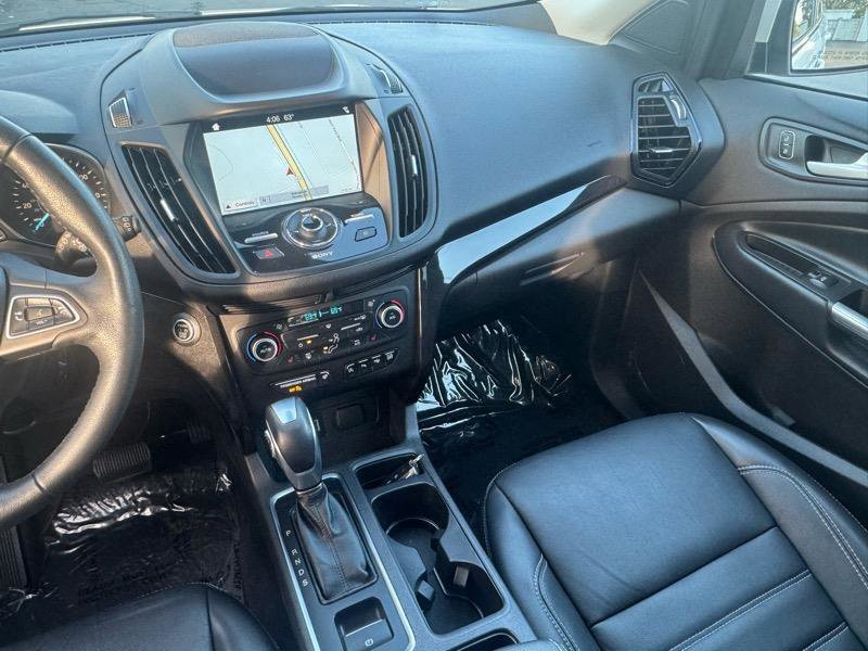 Used 2019 Ford Escape Titanium FWD image 11