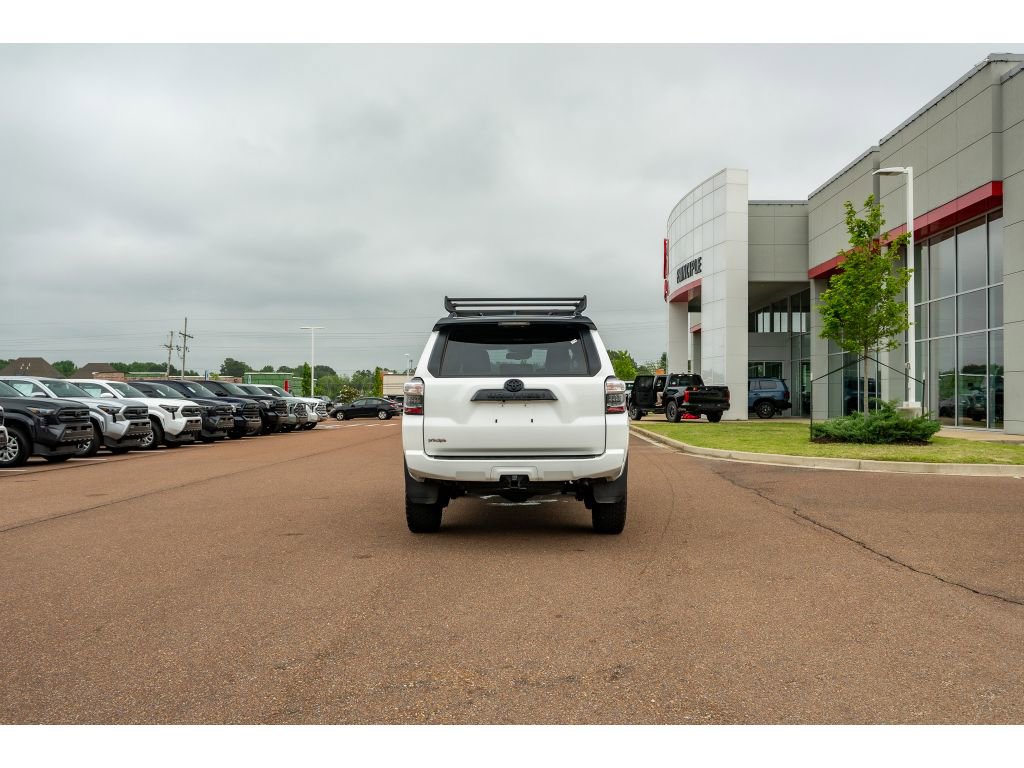 Used 2021 Toyota 4Runner Venture w/ Moonroof Package AWD/4WD image 6