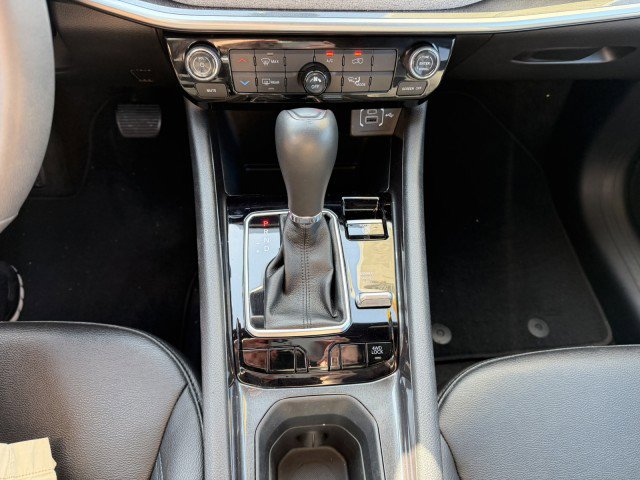 Used 2024 Jeep Compass Latitude AWD/4WD image 22