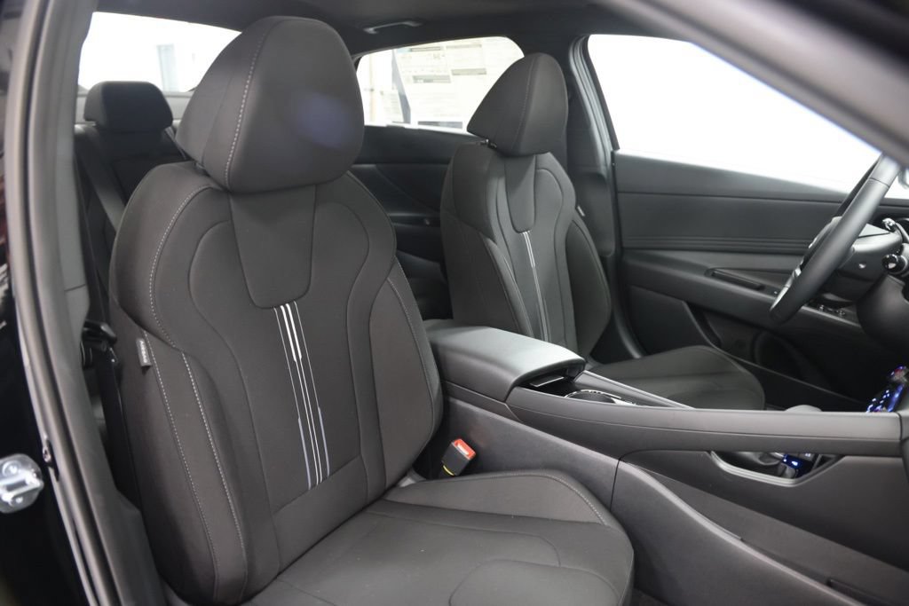 New 2026 Hyundai Elantra SEL Sport Premium FWD image 17