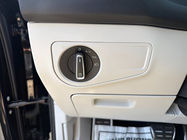 Certified 2024 Volkswagen Tiguan SE R-Line AWD/4WD image 14