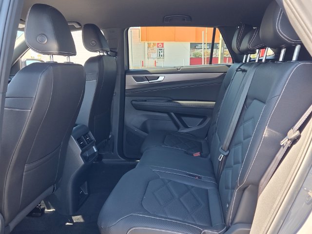 New 2026 Volkswagen Atlas Cross Sport SE FWD image 6