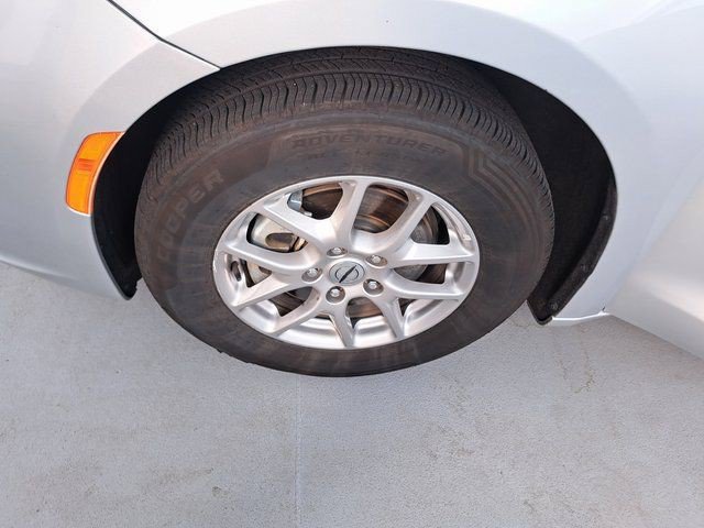 Used 2024 Chrysler Pacifica Touring-L FWD image 28