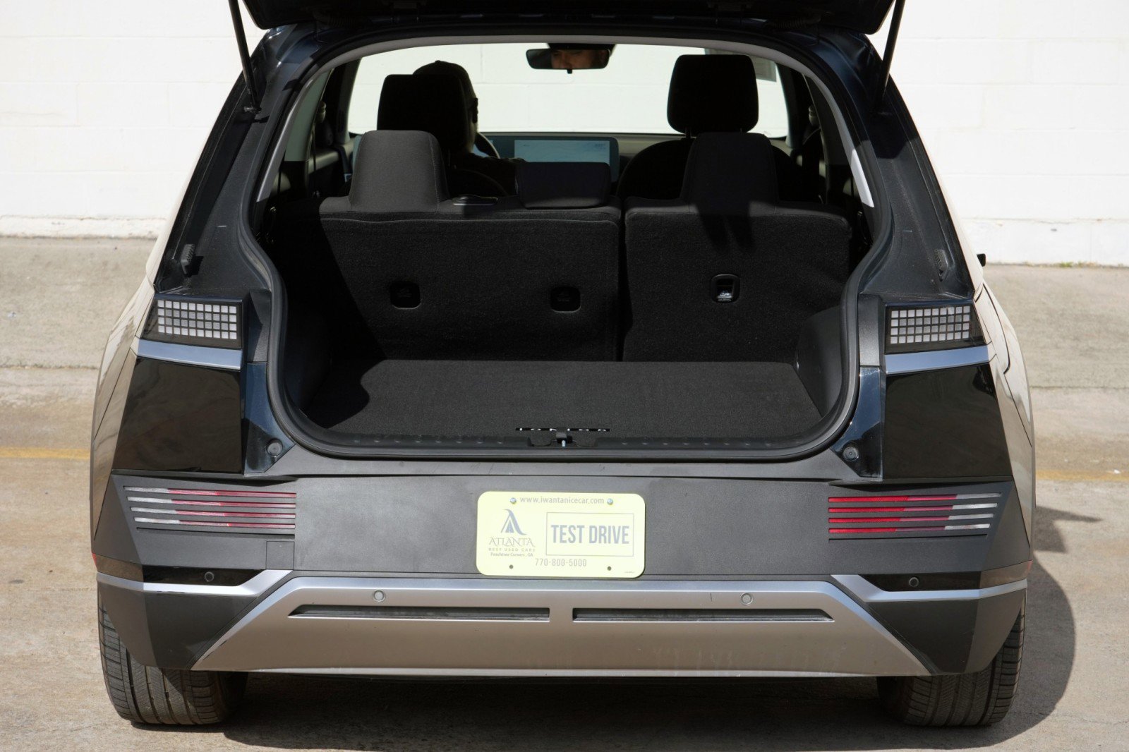 Used 2022 Hyundai Ioniq 5 SE w/ Cargo Package RWD image 9