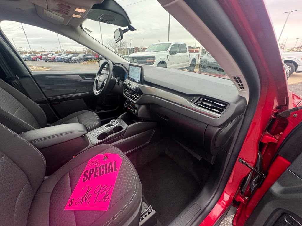 New 2025 Ford Escape Active w/ Cold Weather Package image 19