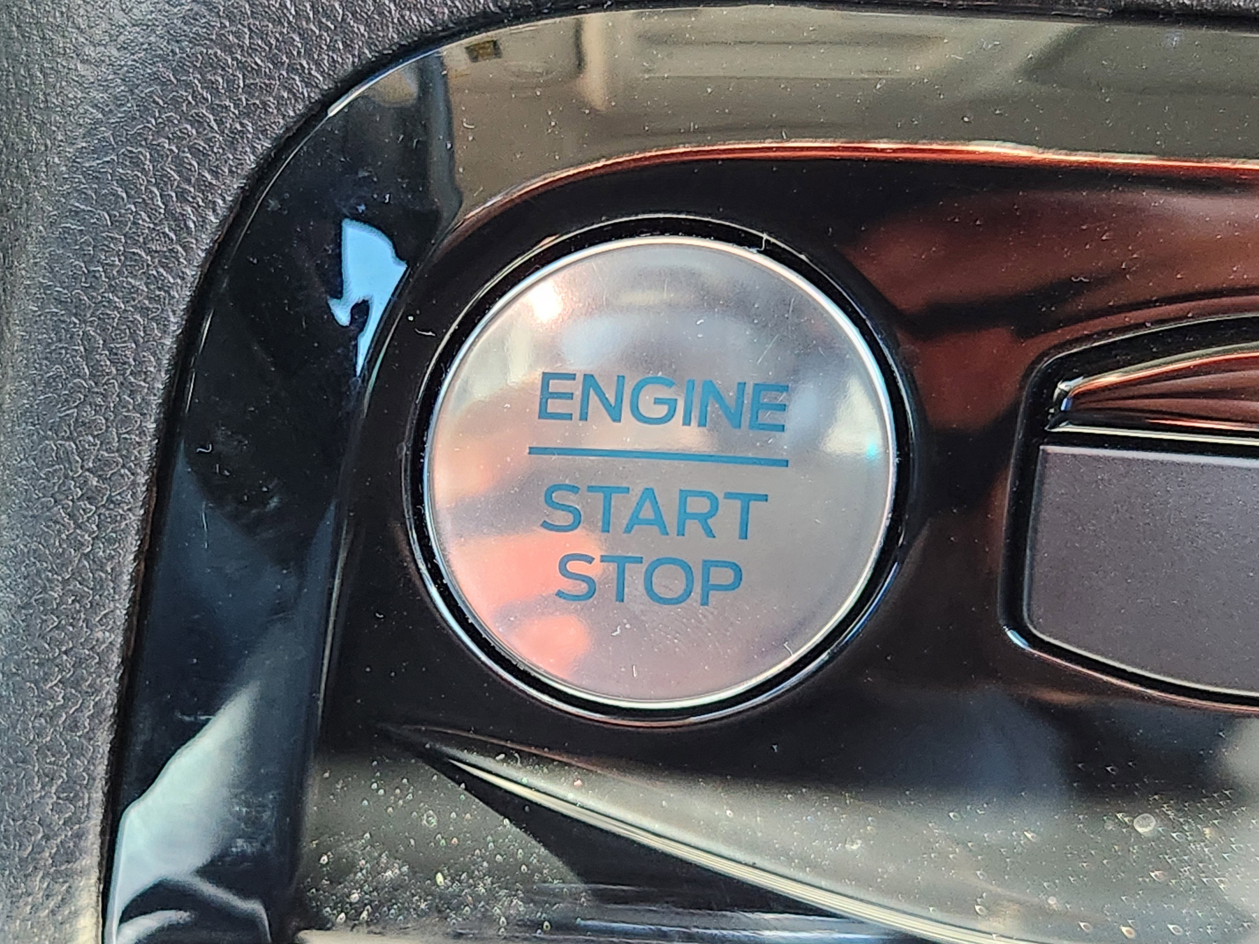 Used 2023 Ford Escape Platinum w/ Premium Technology Package image 30