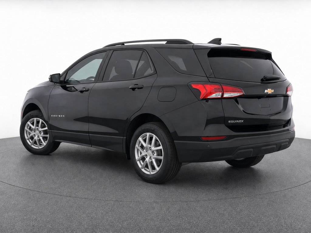 Used 2024 Chevrolet Equinox LS w/ LS Convenience Package FWD image 3