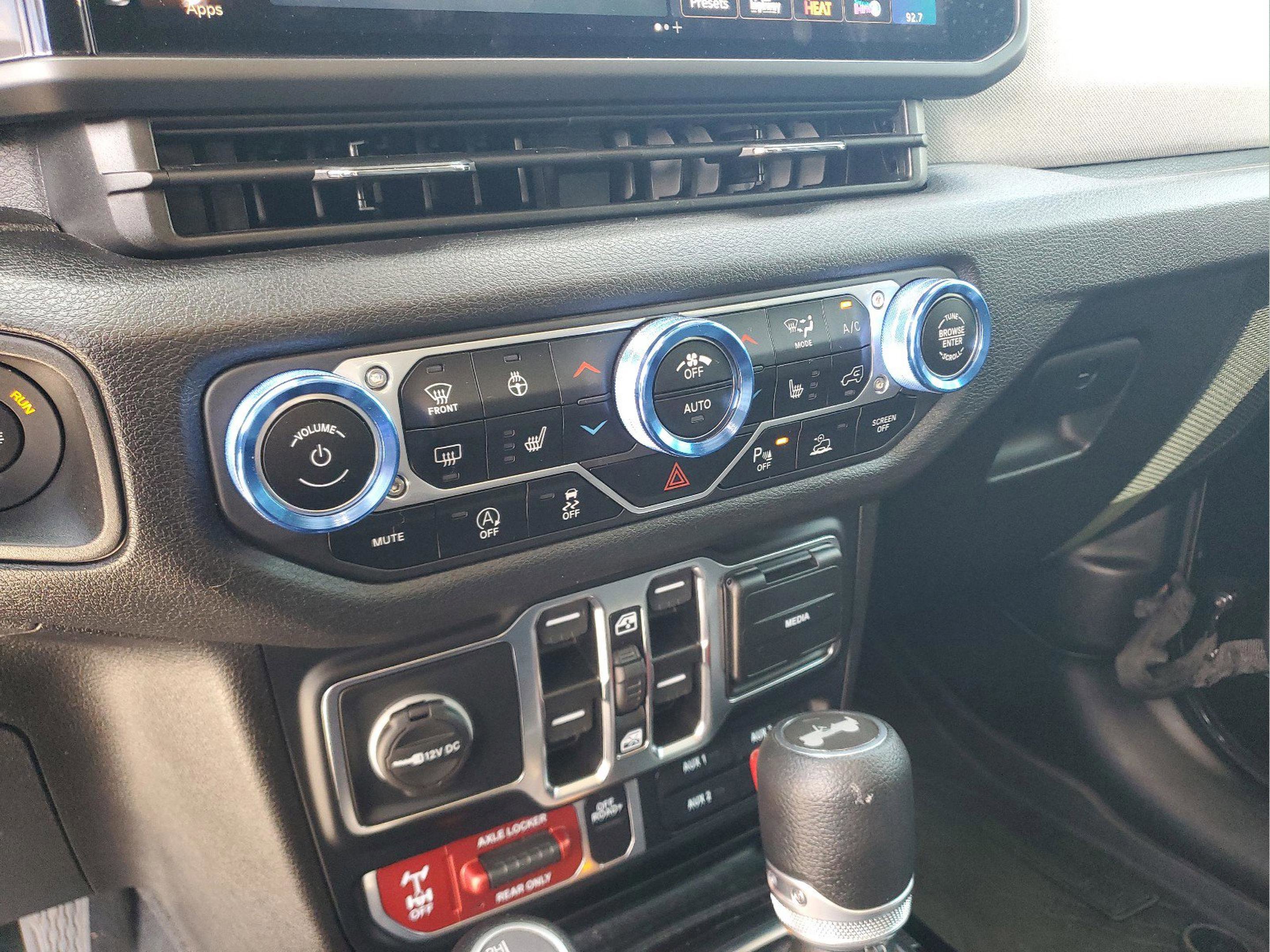 Used 2024 Jeep Wrangler Willys image 18