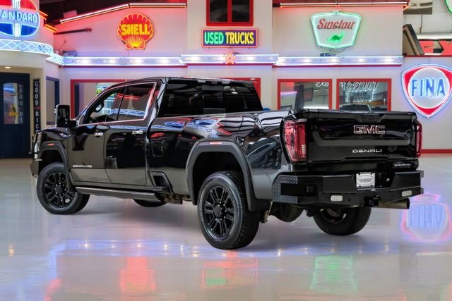Used 2022 GMC Sierra 3500 Denali w/ Denali Black Diamond Edition image 4