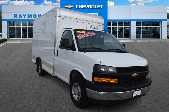New 2025 Chevrolet Express 3500 Work Van w/ Power Convenience Package image 9