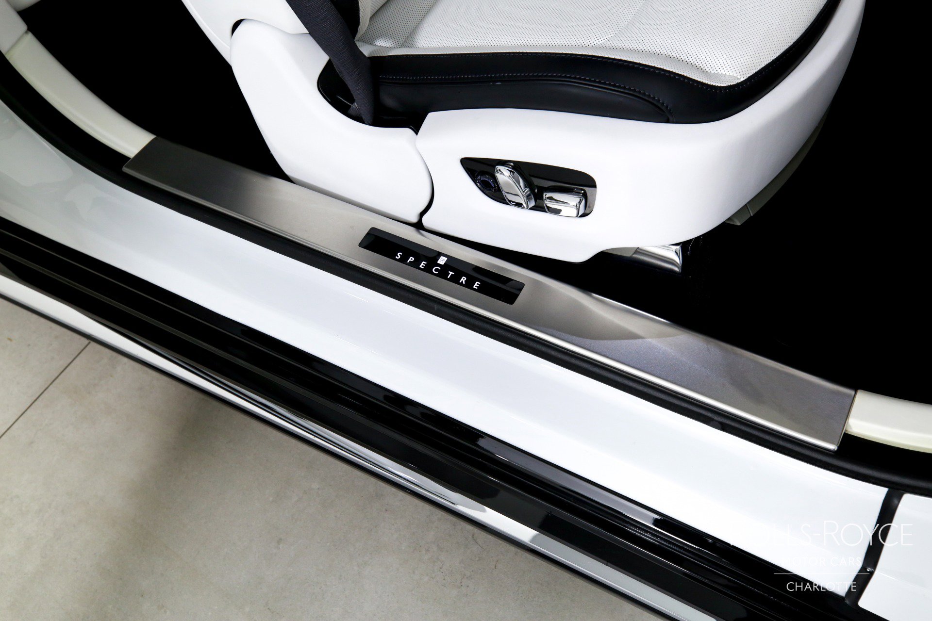 Used 2024 Rolls-Royce Spectre w/ Spectre Launch Package image 28