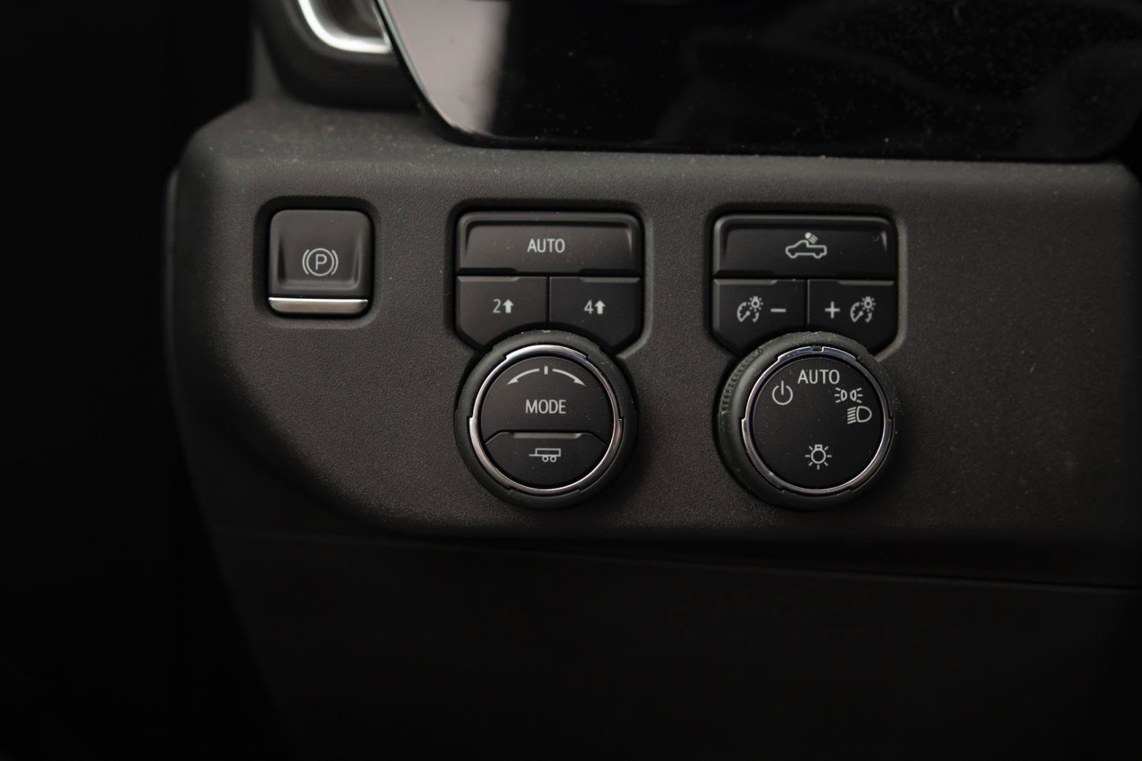 Used 2023 Chevrolet Silverado 1500 LT AWD/4WD image 11