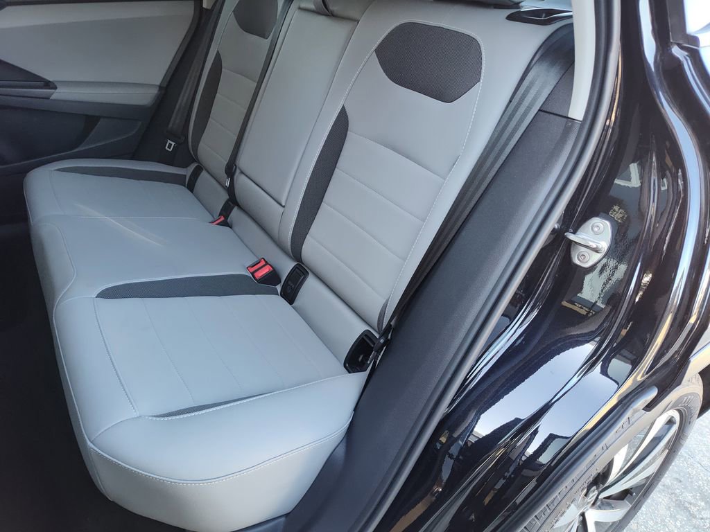 Used 2024 Volkswagen Taos SE image 34