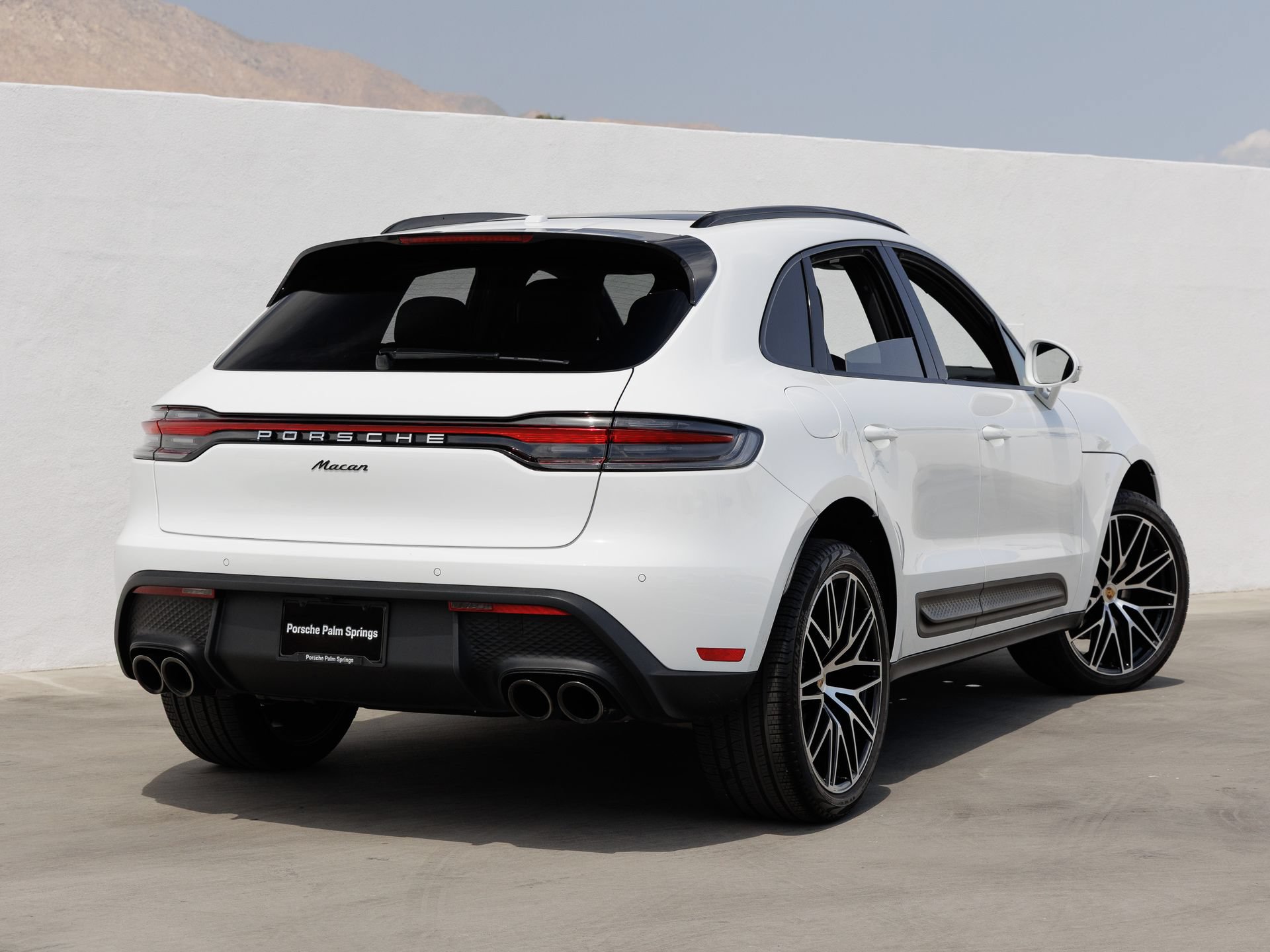 Certified 2026 Porsche Macan AWD/4WD image 7