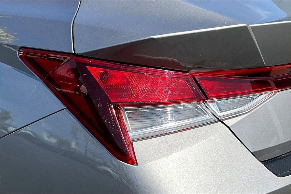 Used 2023 Hyundai Elantra SEL image 23