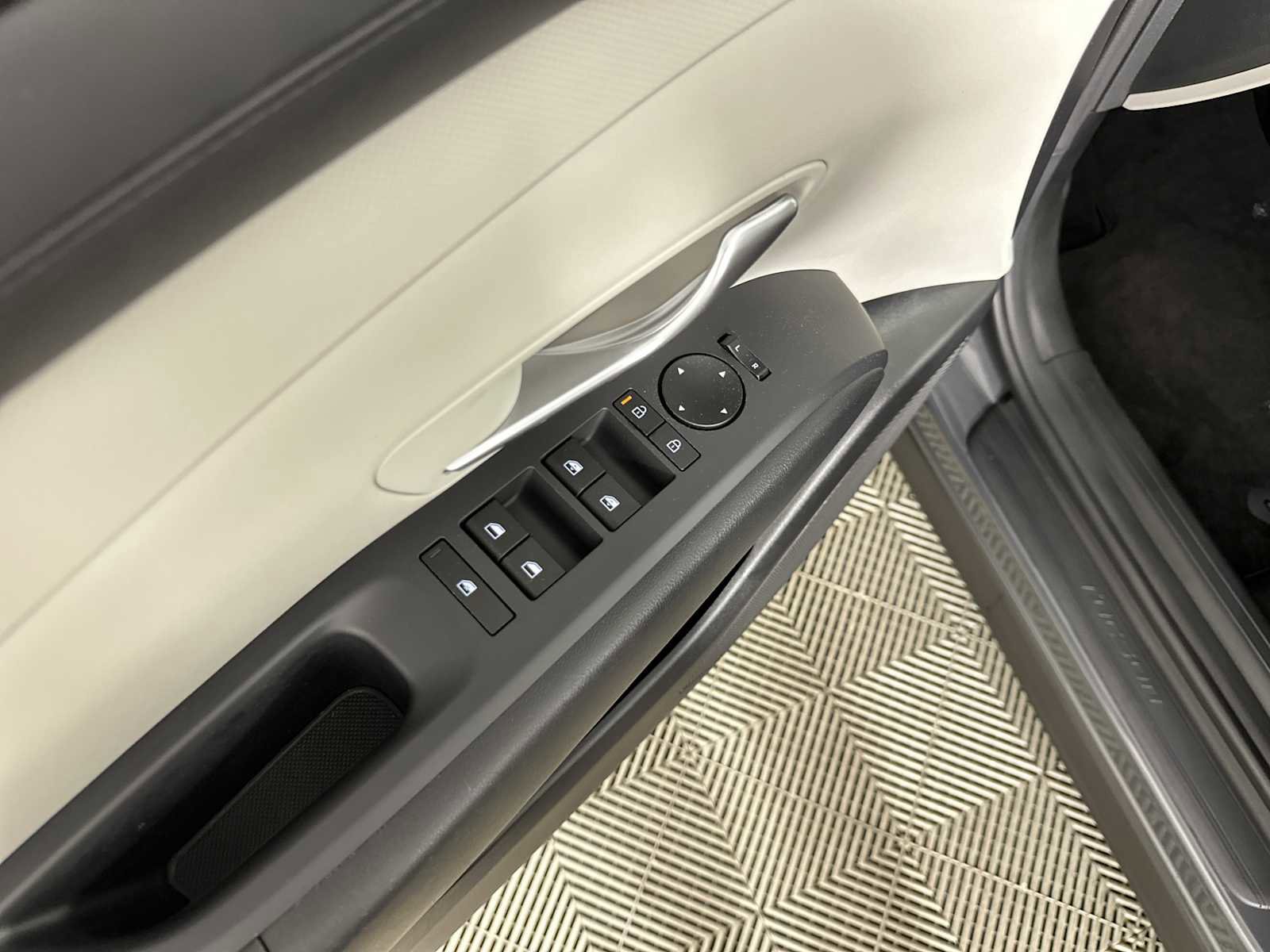 Used 2025 Hyundai Tucson SEL FWD image 17