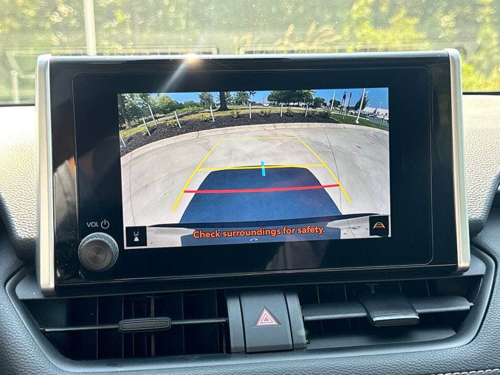 Used 2024 Toyota RAV4 XLE FWD image 27