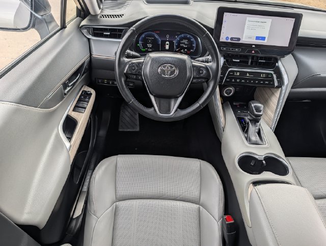 Used 2023 Toyota Venza Limited AWD/4WD image 12