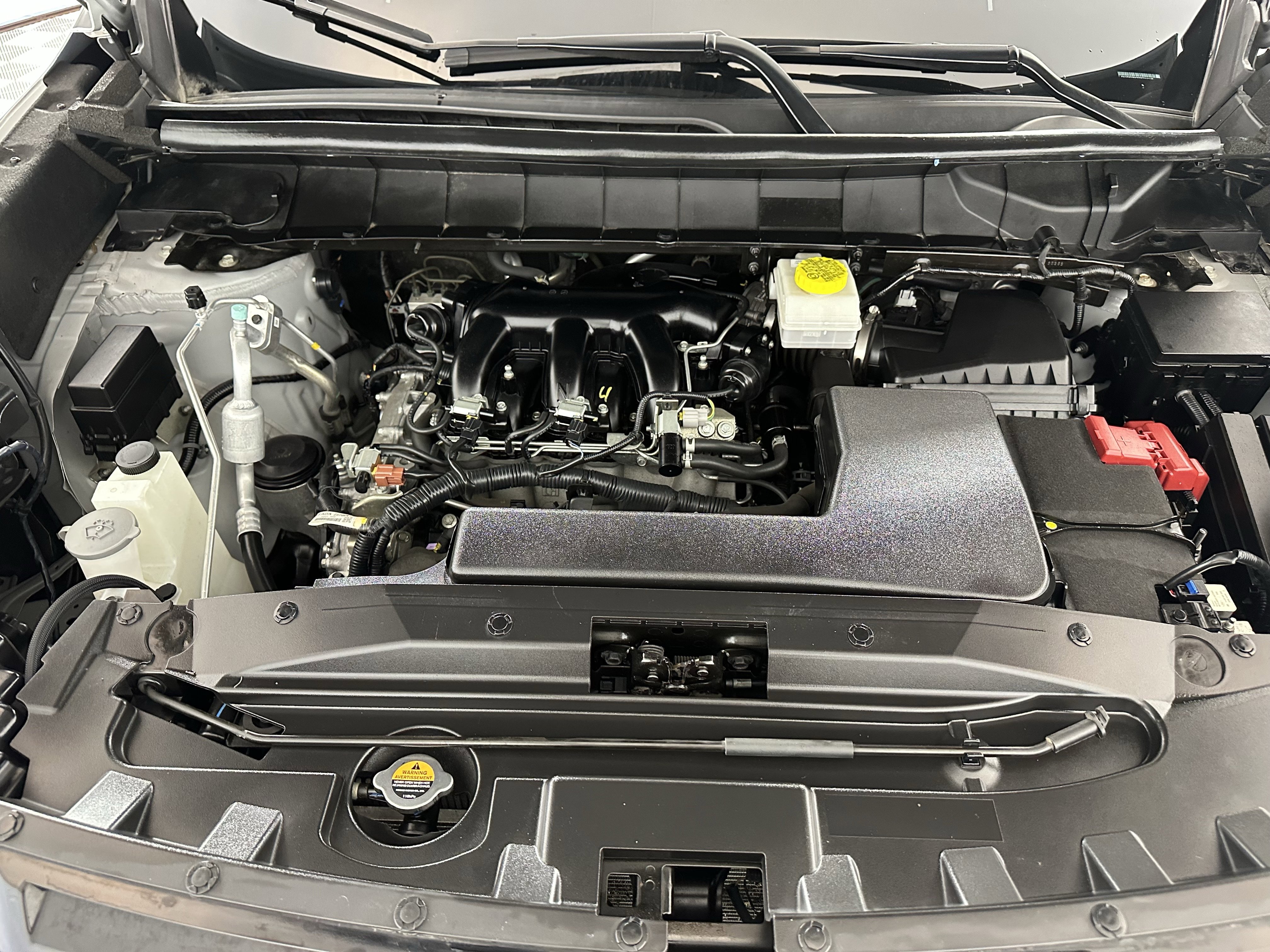 Used 2023 Nissan Pathfinder SV image 12