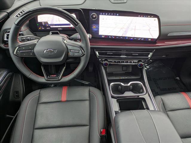 Used 2025 Chevrolet Traverse RS image 18