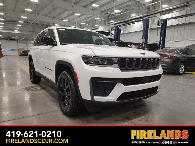 New 2026 Jeep Grand Cherokee Laredo