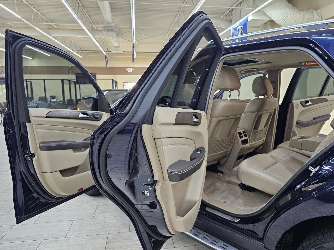 Used 2015 Mercedes-Benz ML 350 2WD w/ Premium 1 Package image 17