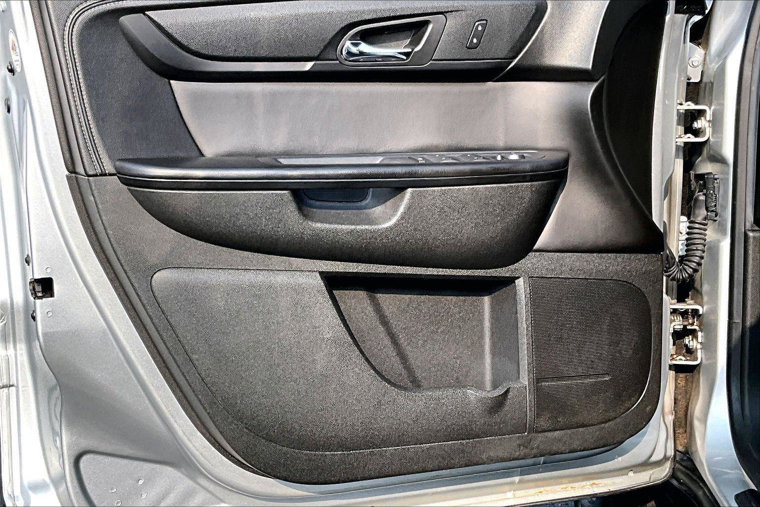 Used 2015 GMC Acadia SLE AWD/4WD image 23