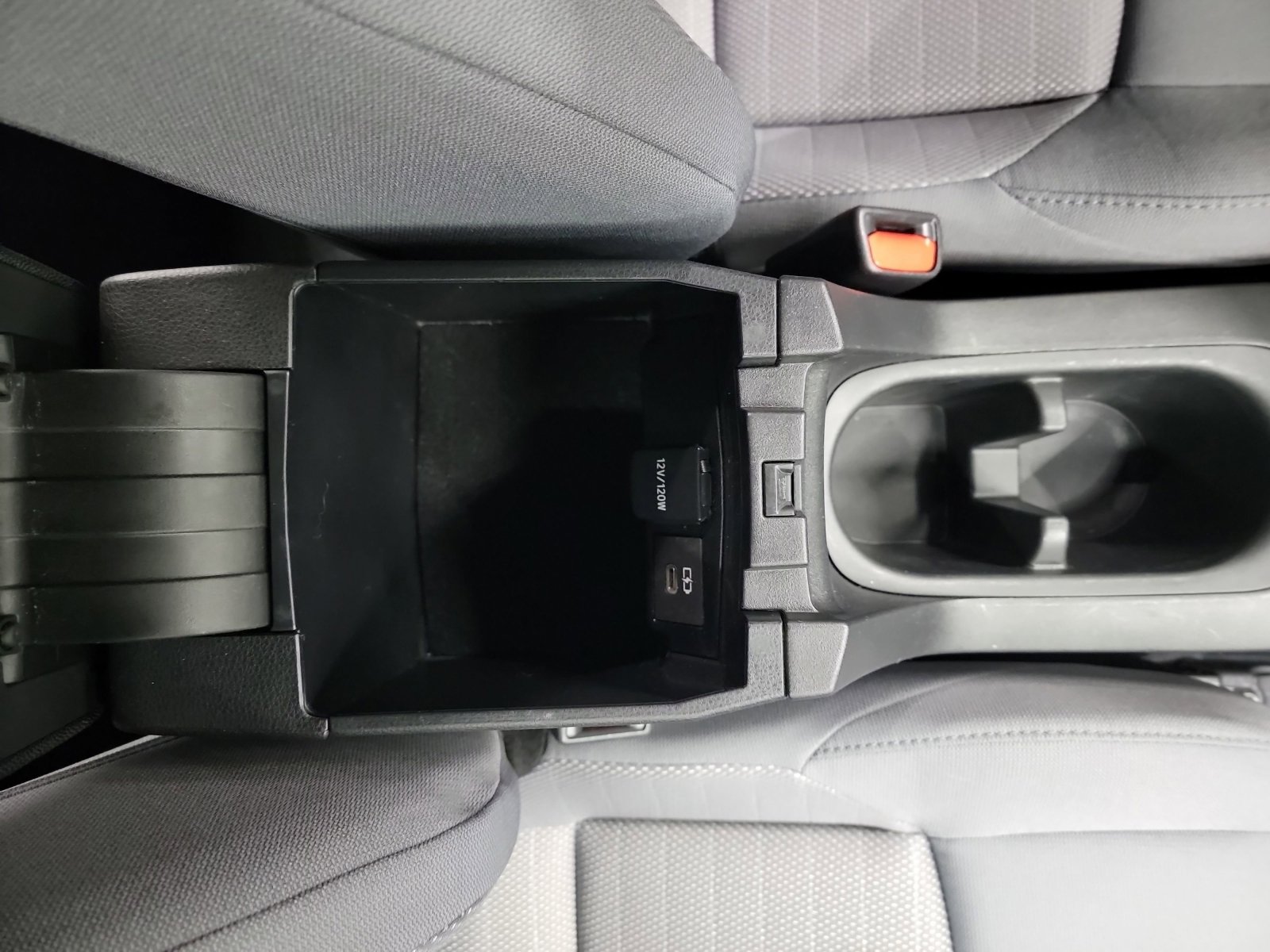 Used 2023 Toyota Corolla Cross SE image 29