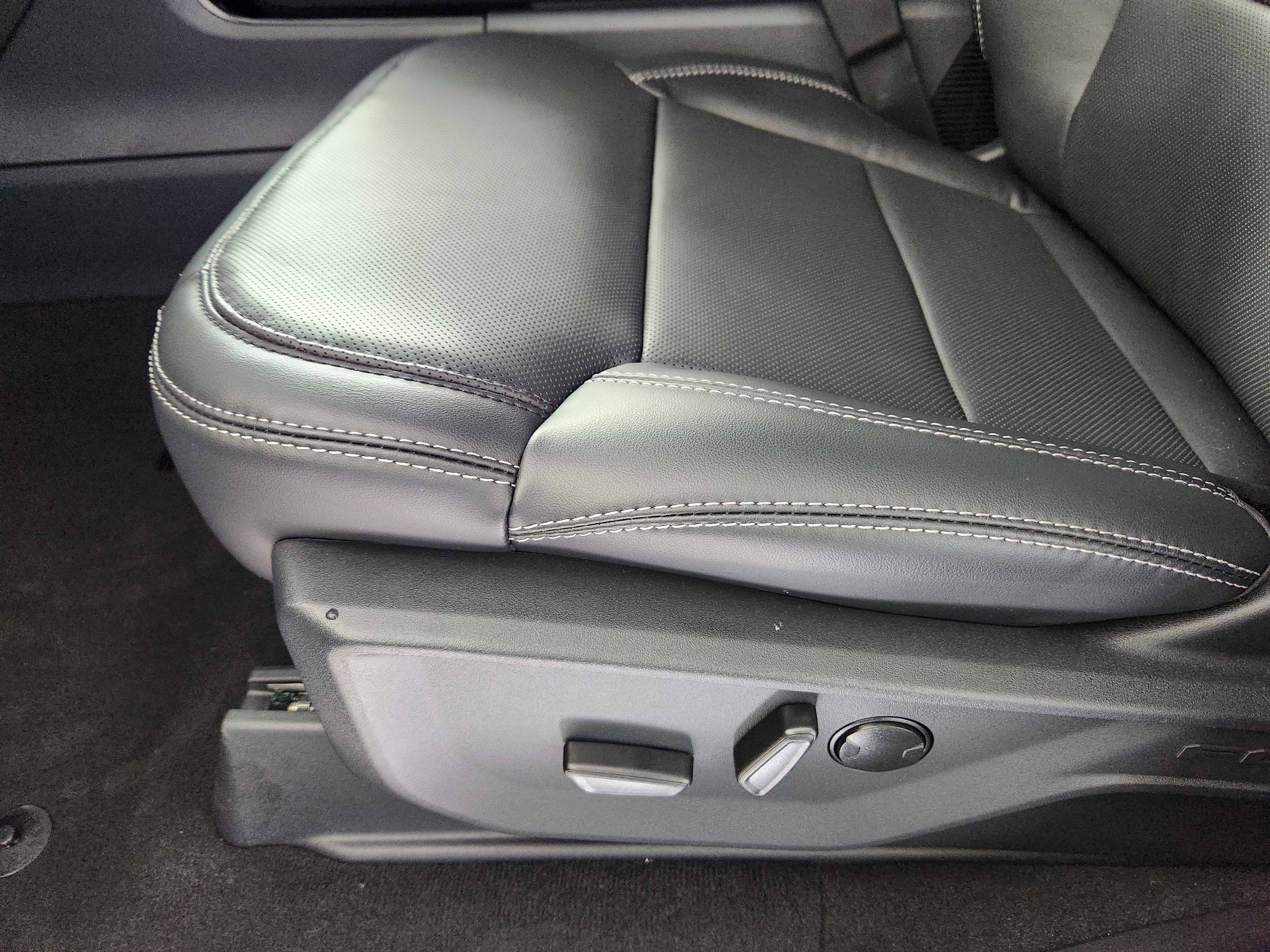 New 2025 Ford Expedition Platinum w/ Stealth Appearance Package image 13