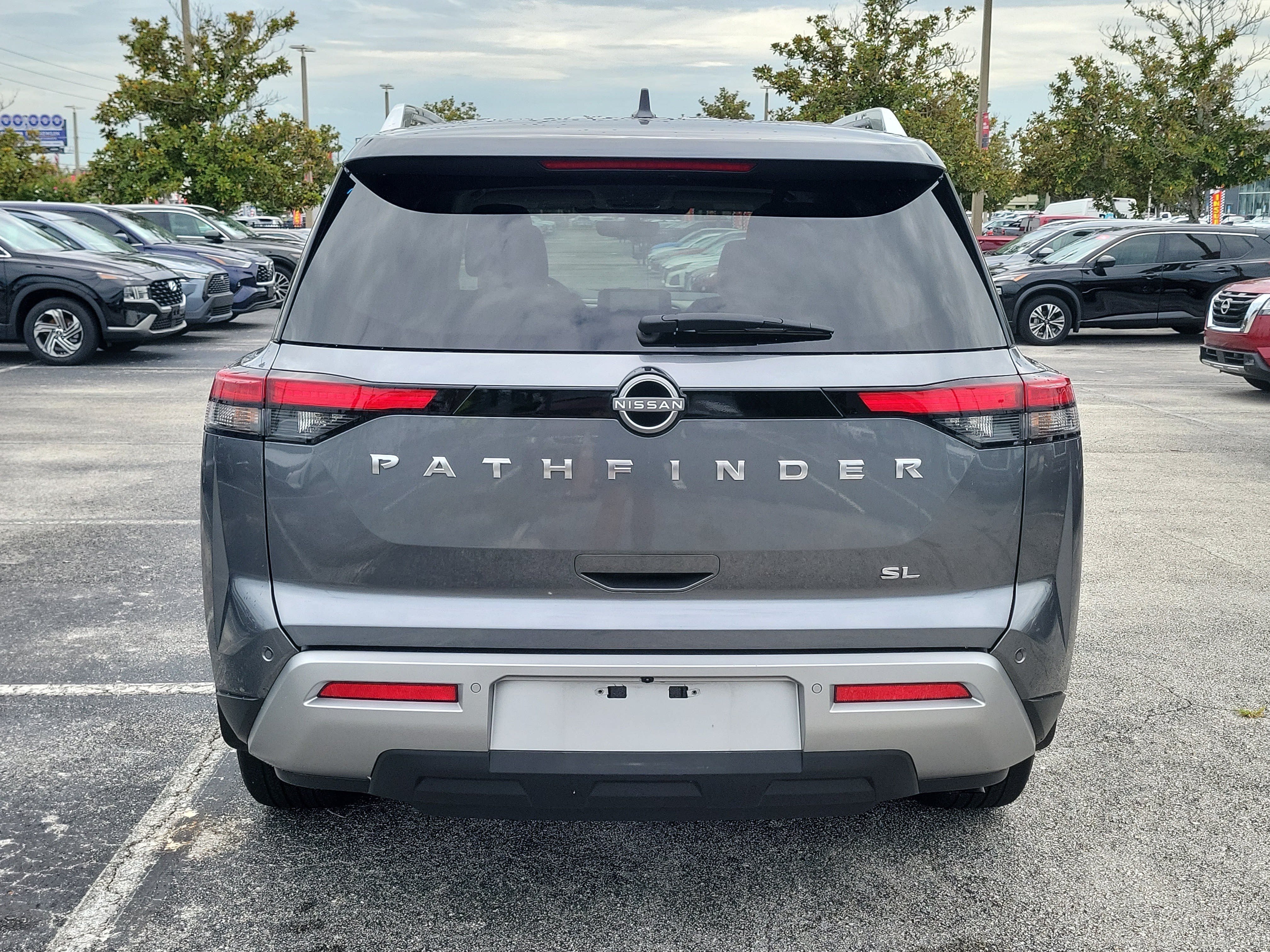 Certified 2024 Nissan Pathfinder SL w/ SL Premium Package FWD image 5