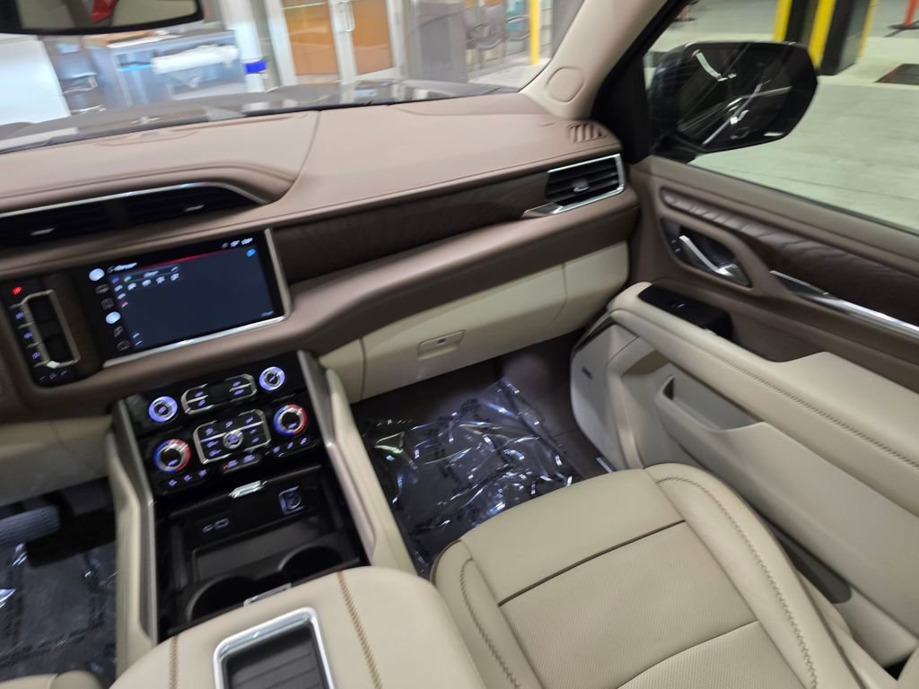 Used 2022 GMC Yukon XL Denali image 41
